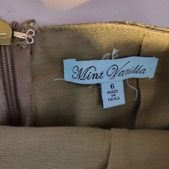 Mint Vanilla 46% linen Women's Shorts size: 6 green fatigue Pre-owned - Picture 5 of 7